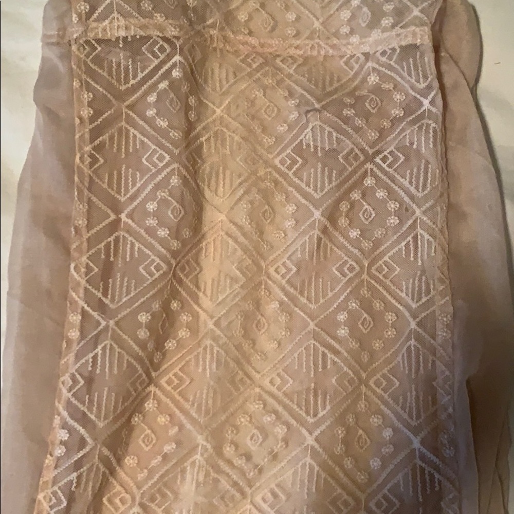 Woman’s Scarf - Picture 3 of 6
